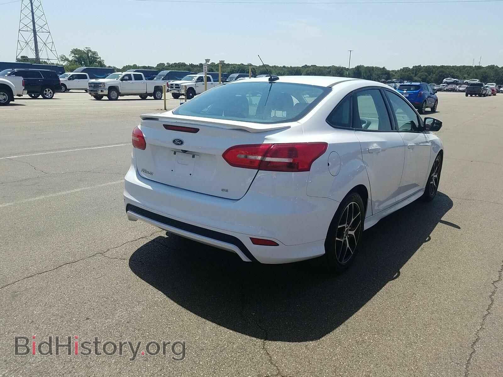 2016 Ford Focus - VIN: 1FADP3F21GL306212 - Фото 2