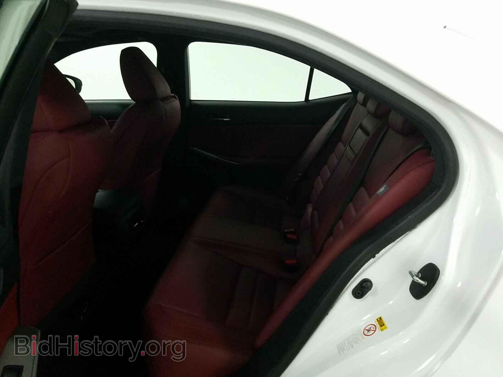2016 Lexus IS 200t - VIN: JTHBA1D28G5002159 - Фото 13