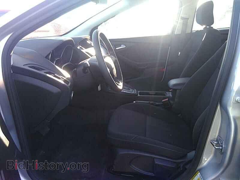2018 Ford Focus - VIN: 1FADP3F25JL315504 - Фото 3