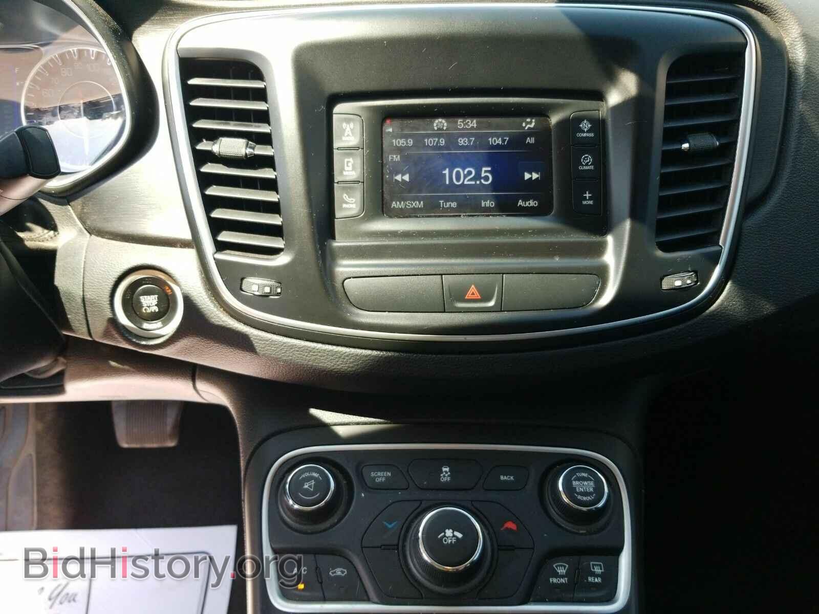 2016 Chrysler 200 - VIN: 1C3CCCAB3GN136937 - Фото 4