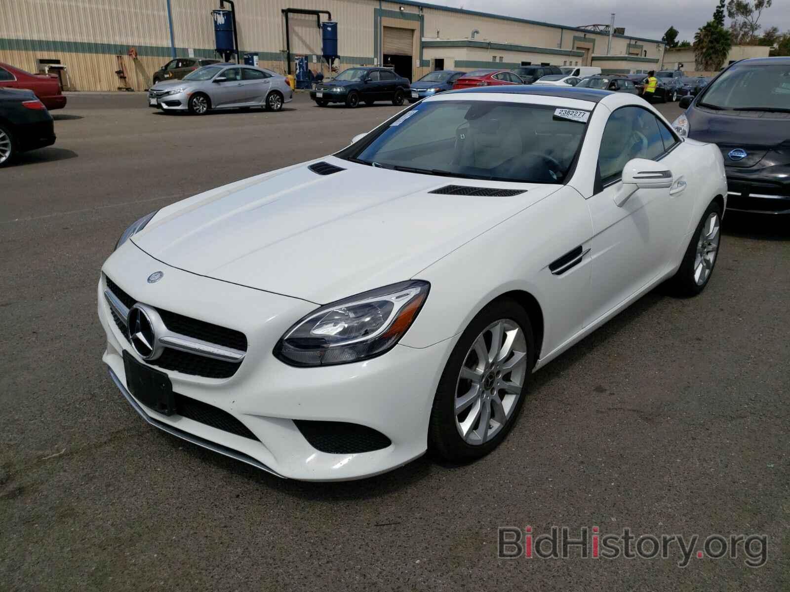 Photo WDDPK3JAXHF143473 - Mercedes-Benz SLC 2017