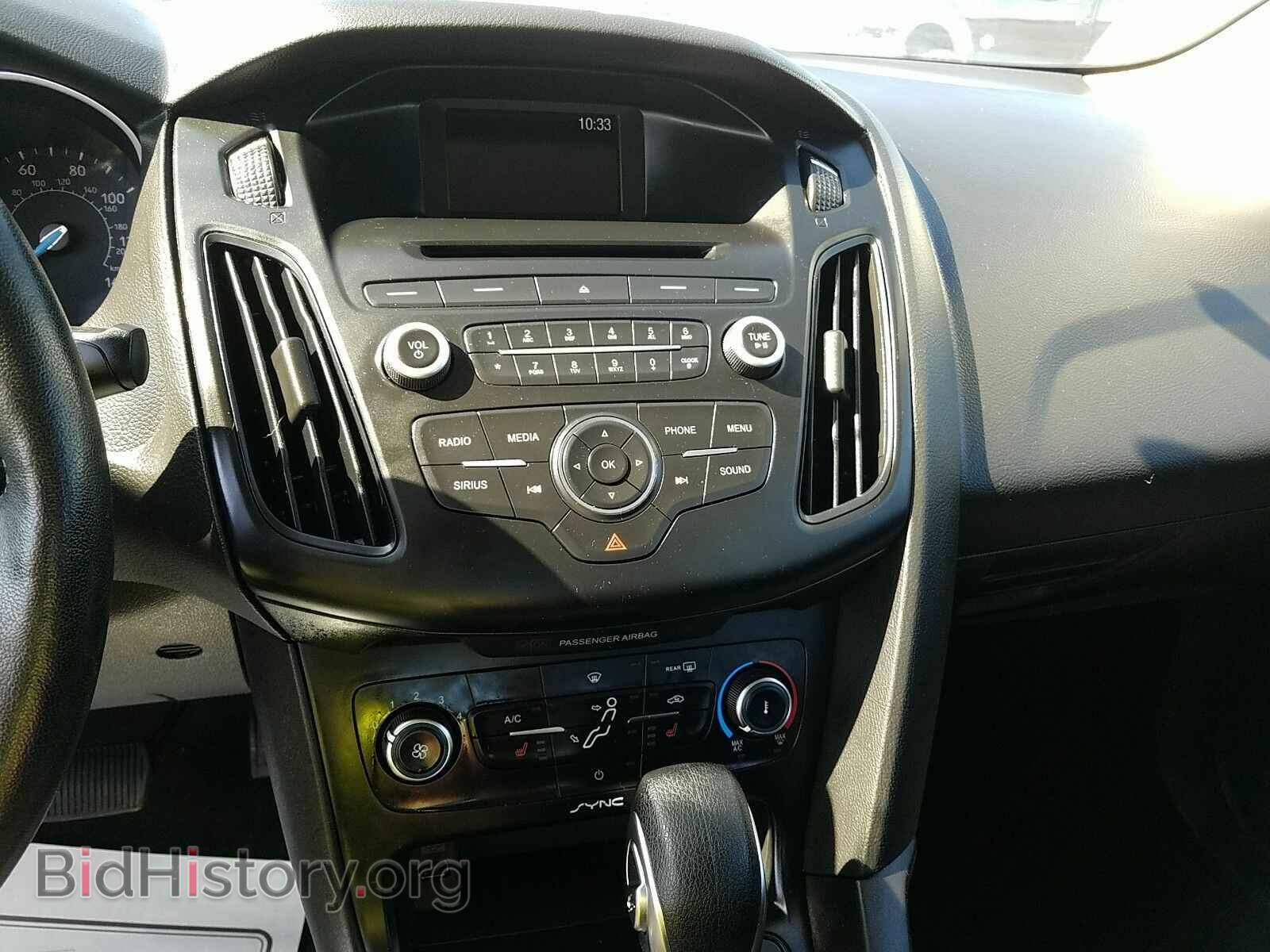 2017 Ford Focus - VIN: 1FADP3F28HL203046 - Фото 4