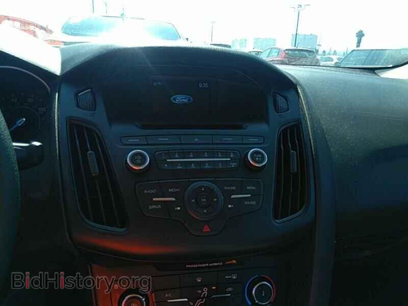 2015 Ford Focus - VIN: 1FADP3F22FL275437 - Photo 4