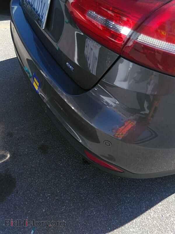 2015 Ford Focus - VIN: 1FADP3F22FL275437 - Photo 8