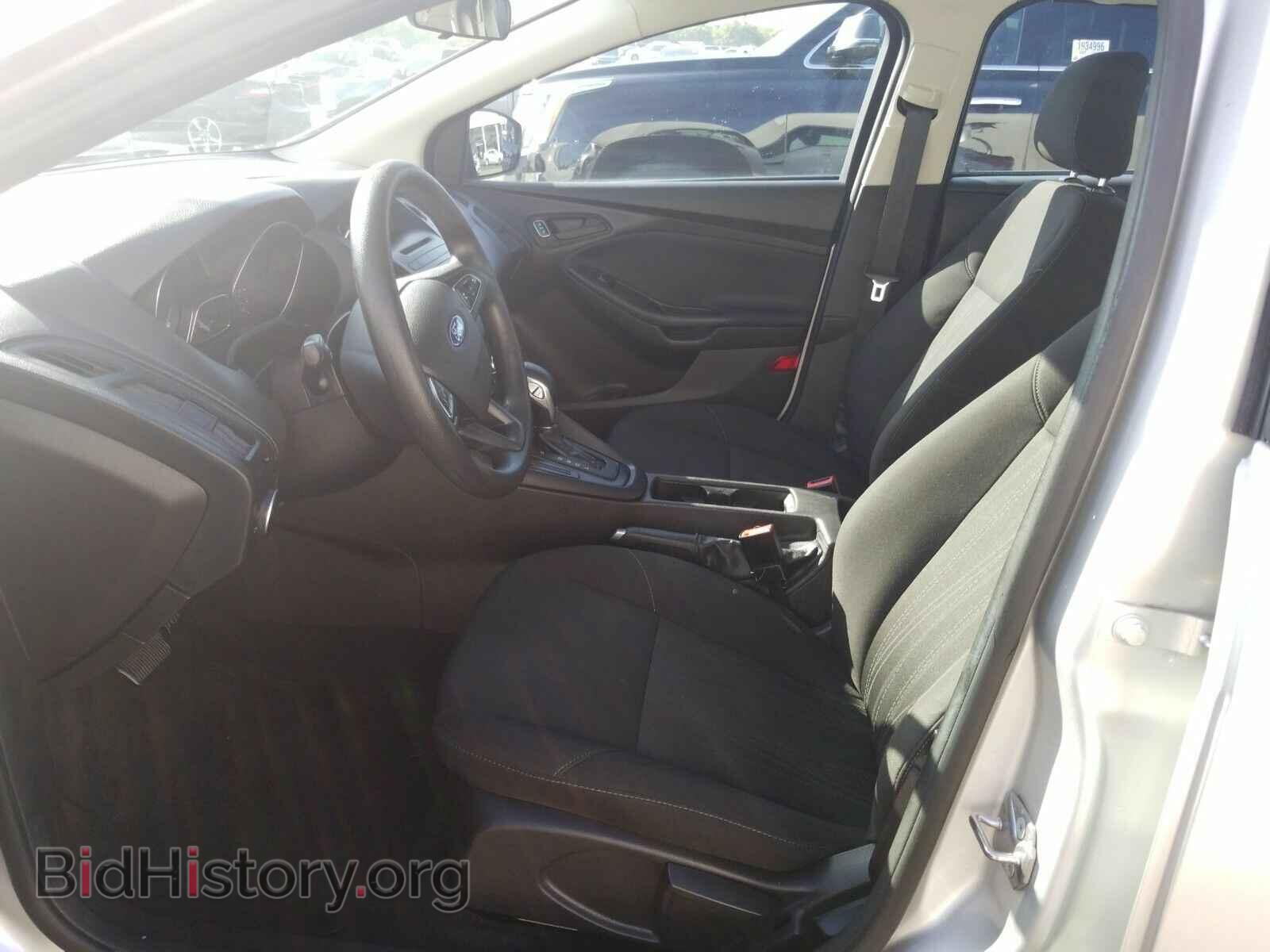 2016 Ford Focus - VIN: 1FADP3E2XGL241944 - Фото 3