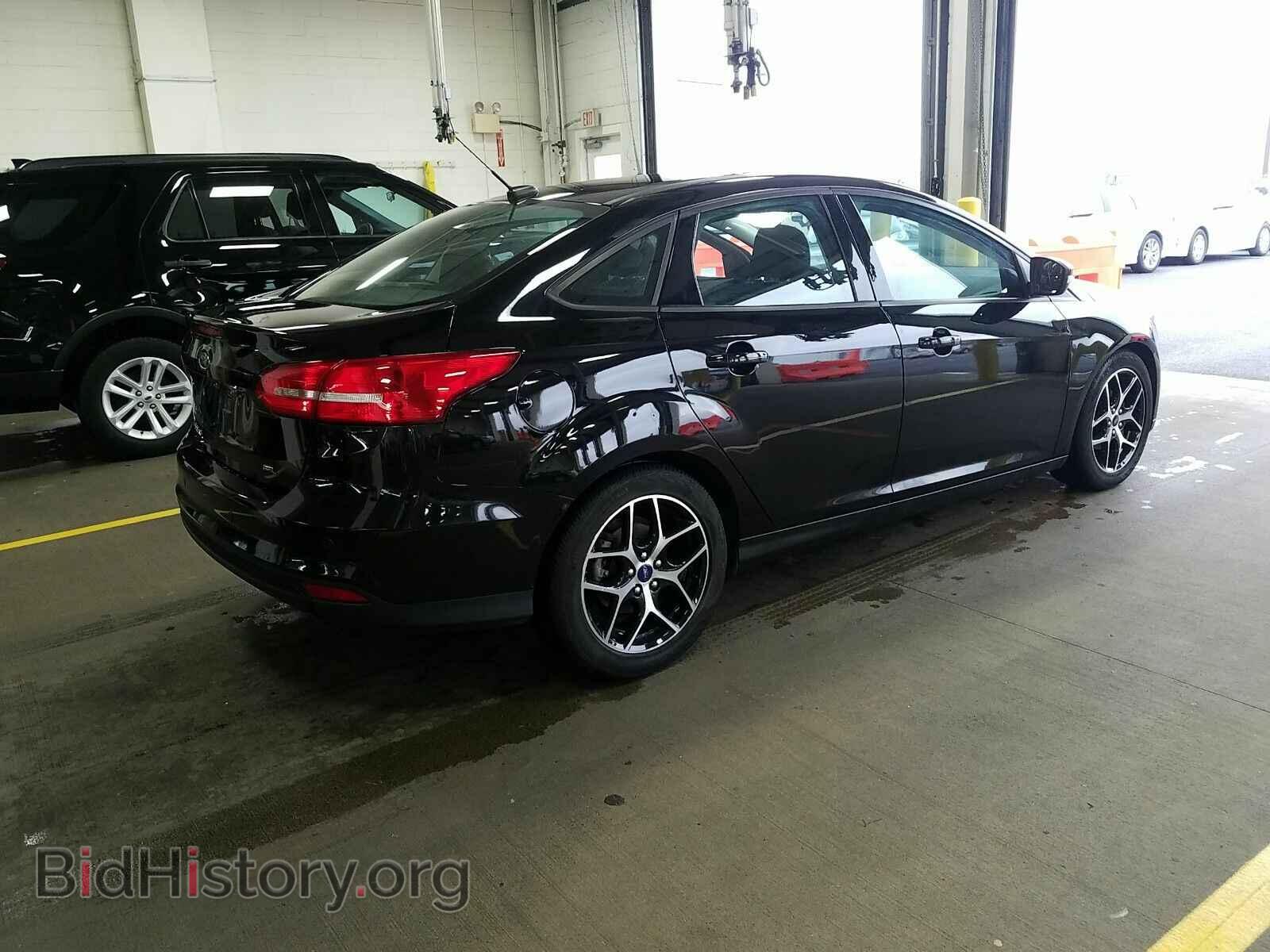 2017 Ford Focus - VIN: 1FADP3H29HL240734 - Фото 2