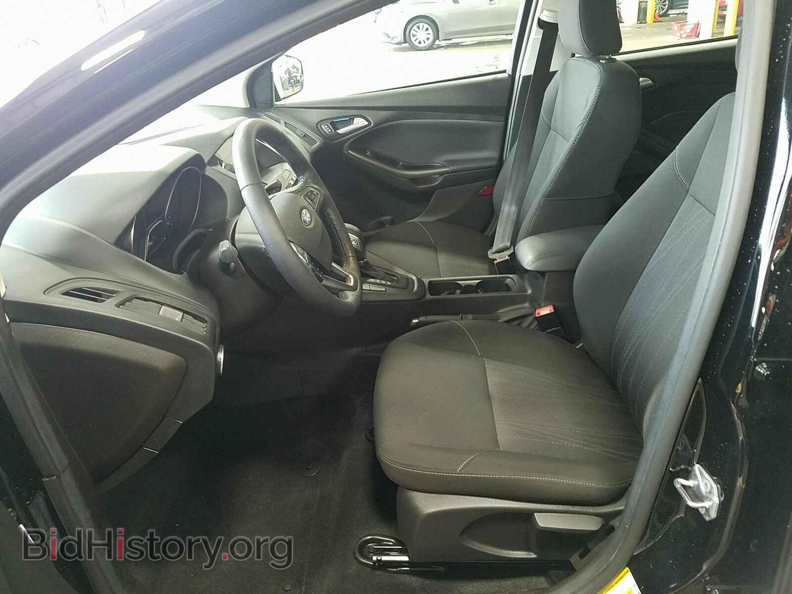 2017 Ford Focus - VIN: 1FADP3H29HL240734 - Фото 3