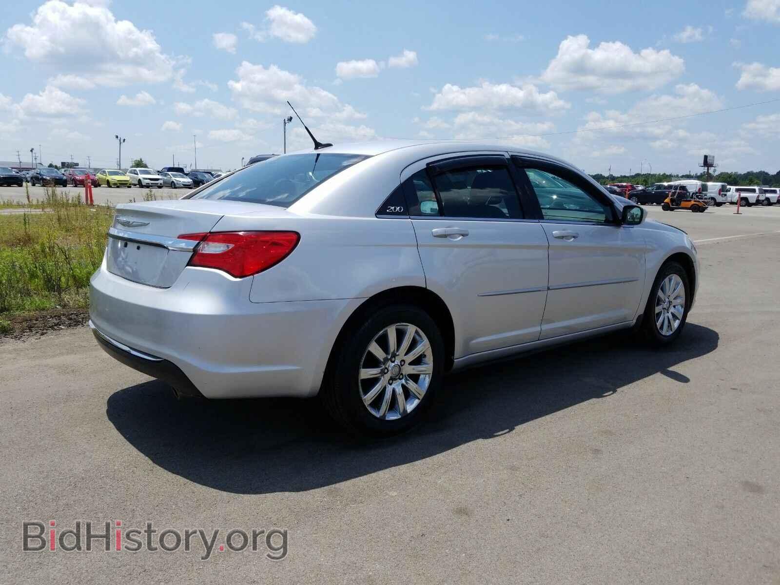2011 Chrysler 200 - VIN: 1C3BC1FG4BN552542 - Фото 2