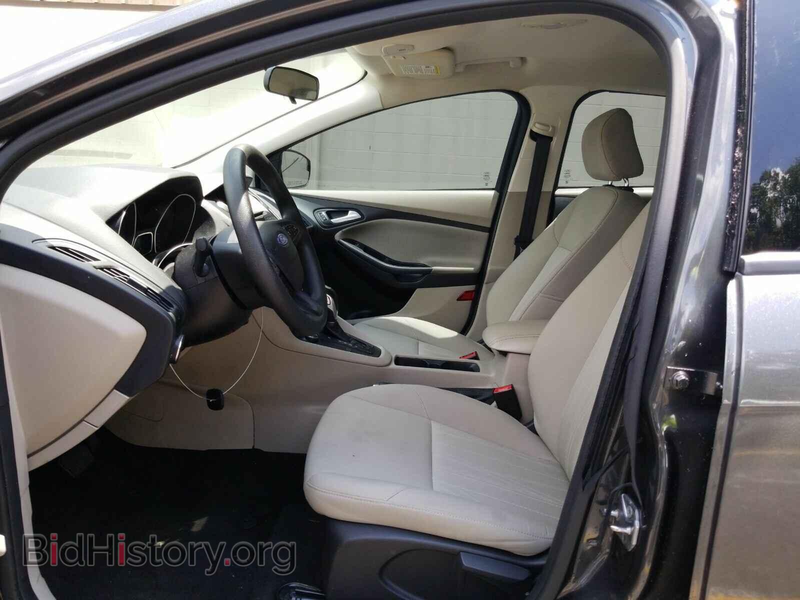 2016 Ford Focus - VIN: 1FADP3K25GL232492 - Фото 3