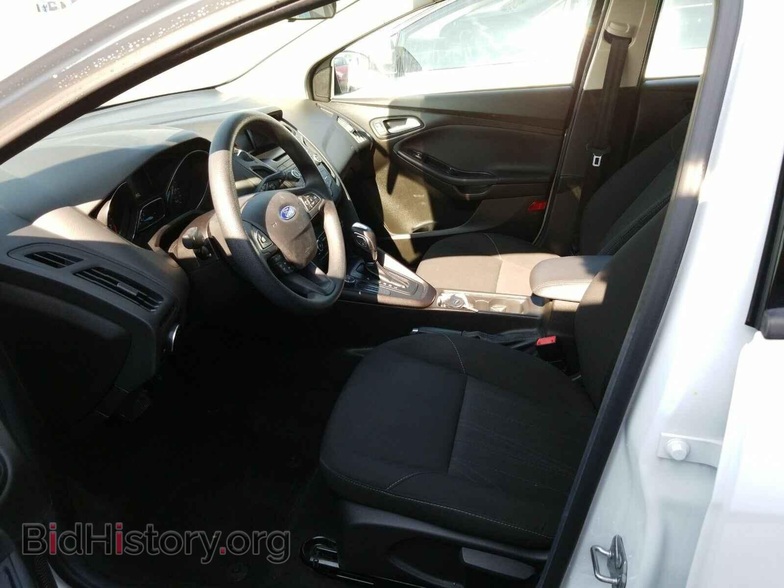 2016 Ford Focus - VIN: 1FADP3K27GL358112 - Фото 3