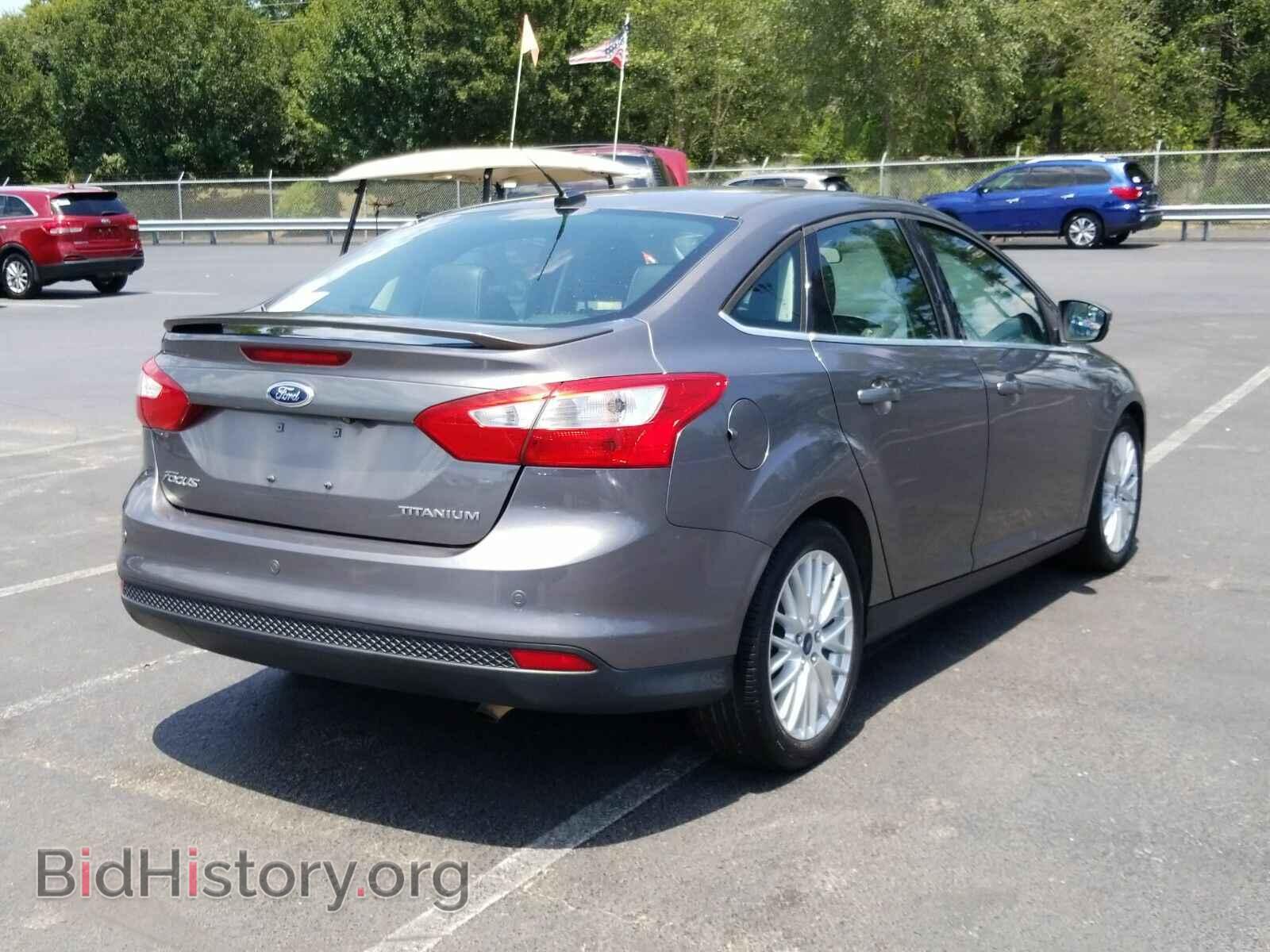 2013 Ford Focus - VIN: 1FADP3J22DL141502 - Фото 2