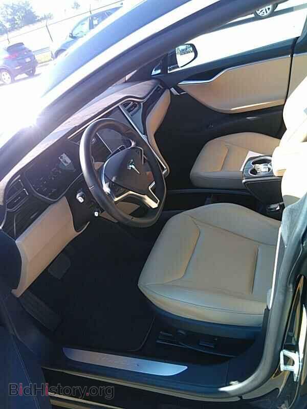 2015 Tesla Model S - VIN: 5YJSA1E20FF105220 - Photo 3