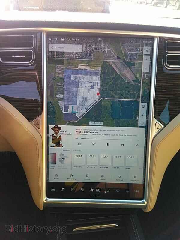 2015 Tesla Model S - VIN: 5YJSA1E20FF105220 - Photo 4