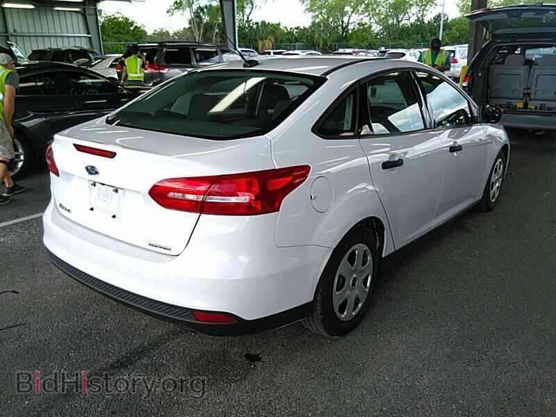 2016 Ford Focus - VIN: 1FADP3E23GL228517 - Фото 2