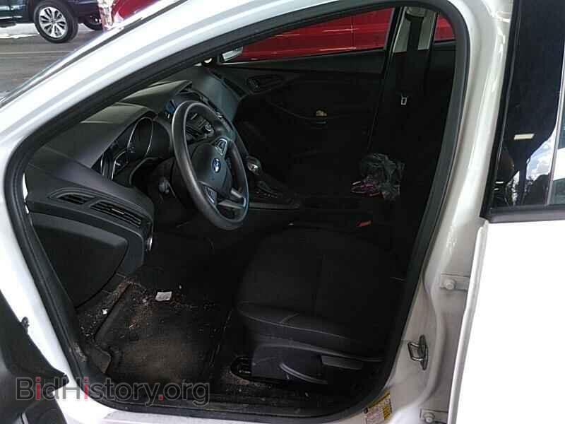 2016 Ford Focus - VIN: 1FADP3E23GL228517 - Фото 3