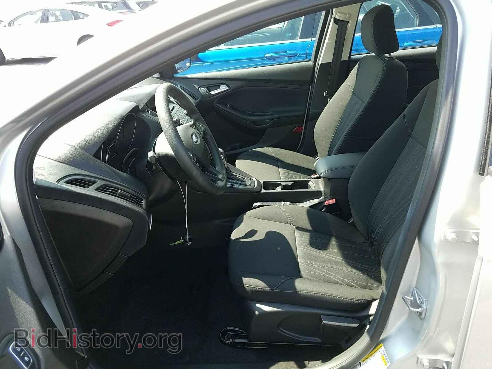 2016 Ford Focus - VIN: 1FADP3F25GL343697 - Фото 3