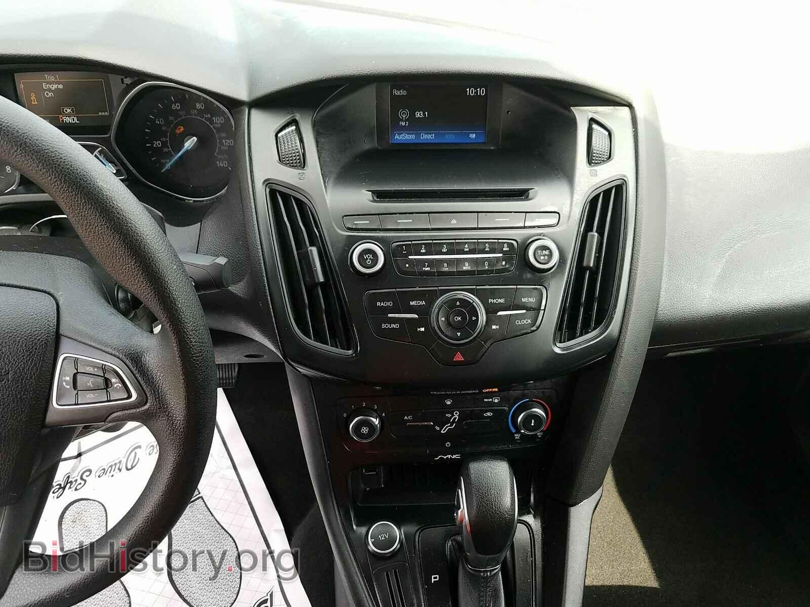 2016 Ford Focus - VIN: 1FADP3E27GL210358 - Фото 4