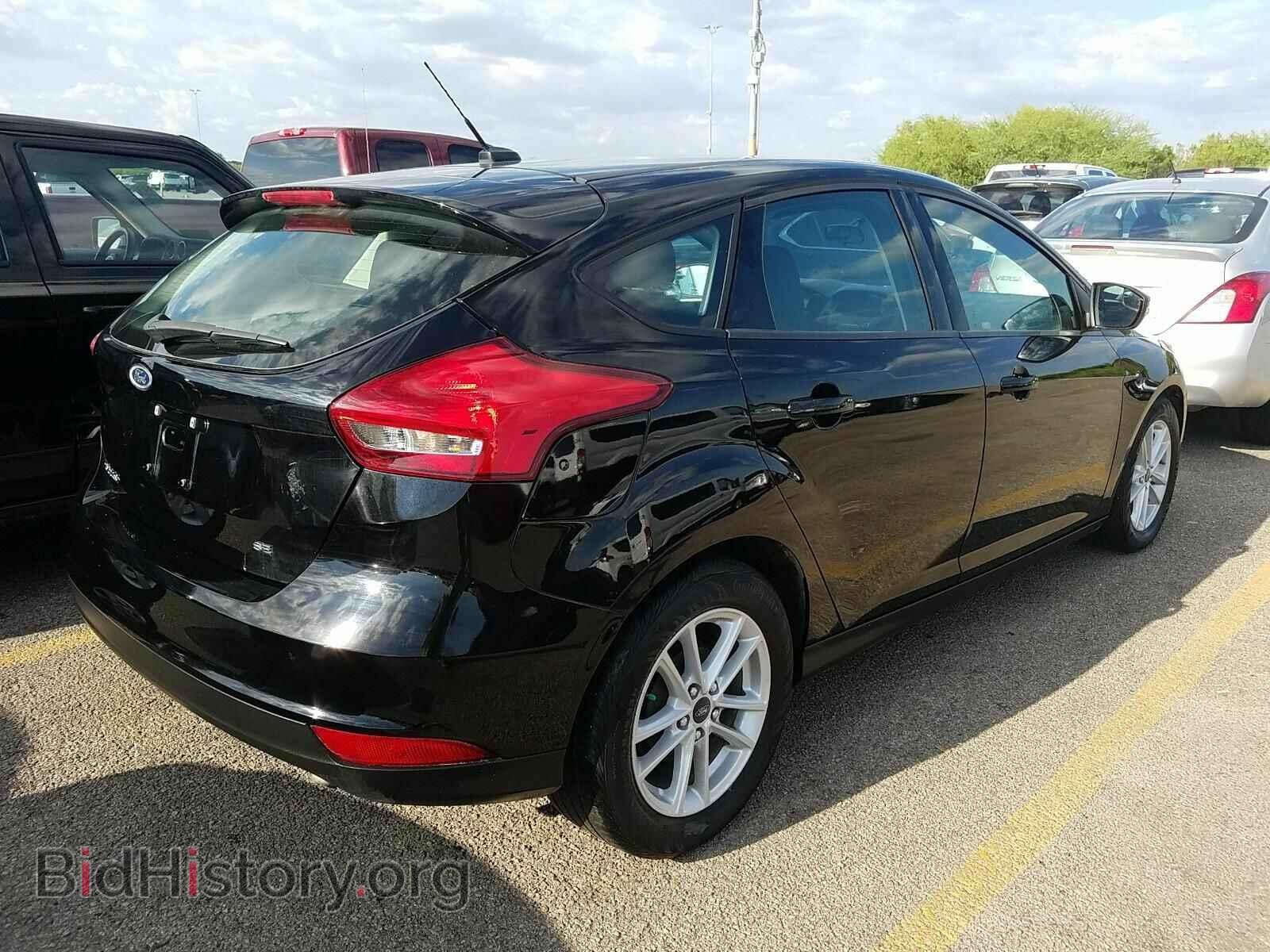 2017 Ford Focus - VIN: 1FADP3K28HL318932 - Photo 2