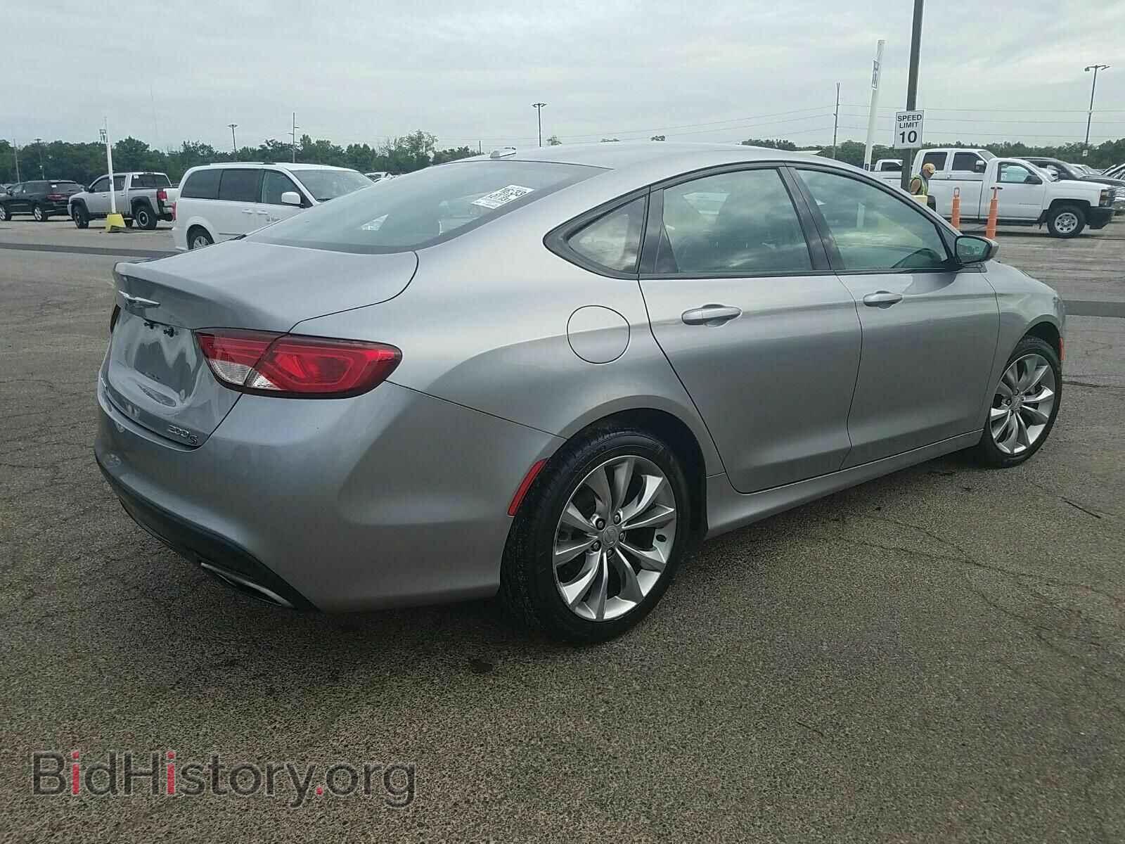 2016 Chrysler 200 - VIN: 1C3CCCBB2GN152240 - Photo 2