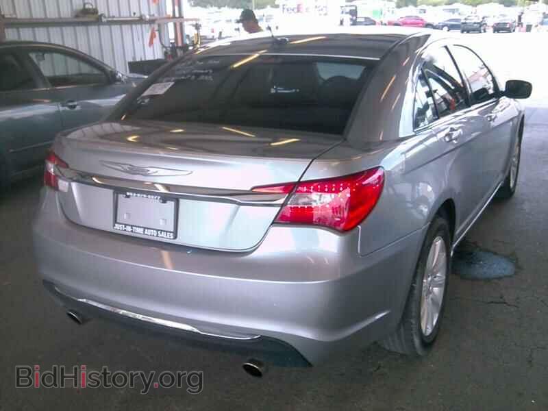 2013 Chrysler 200 - VIN: 1C3CCBBB0DN672250 - Фото 2
