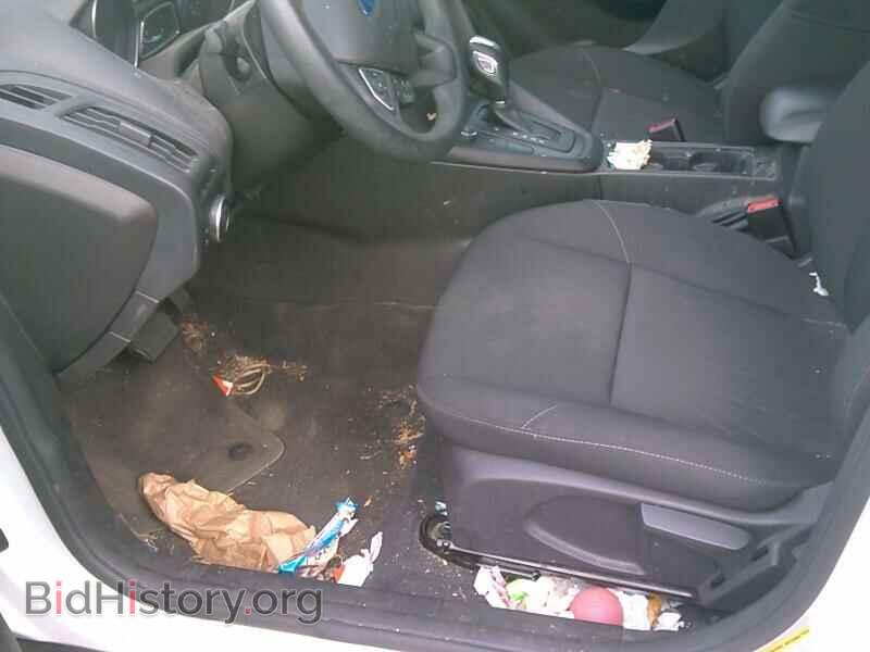 2016 Ford Focus - VIN: 1FADP3FE4GL206843 - Photo 3
