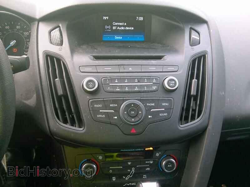2016 Ford Focus - VIN: 1FADP3FE4GL206843 - Photo 4