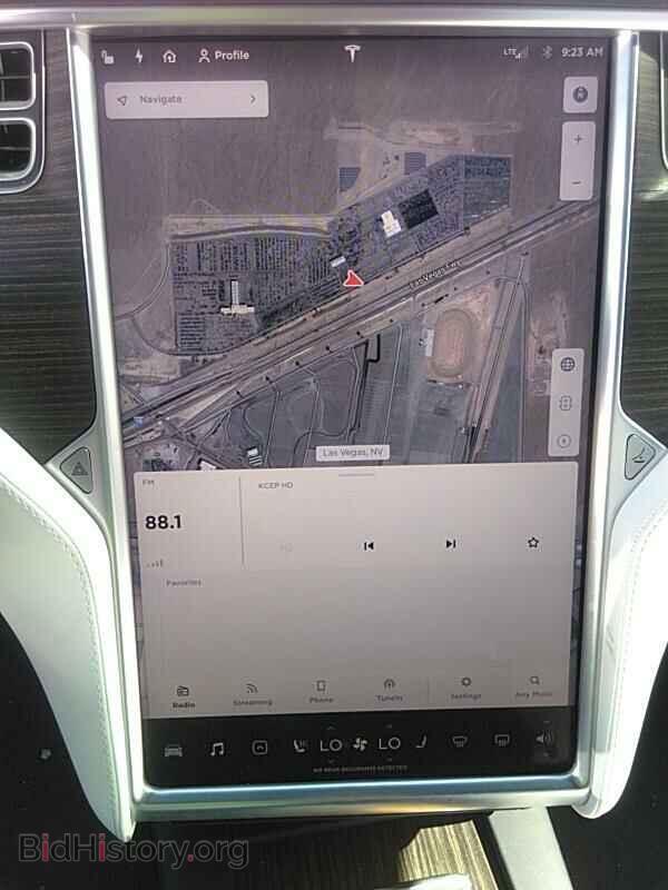 2016 Tesla Model X - VIN: 5YJXCBE2XGF009117 - Фото 4