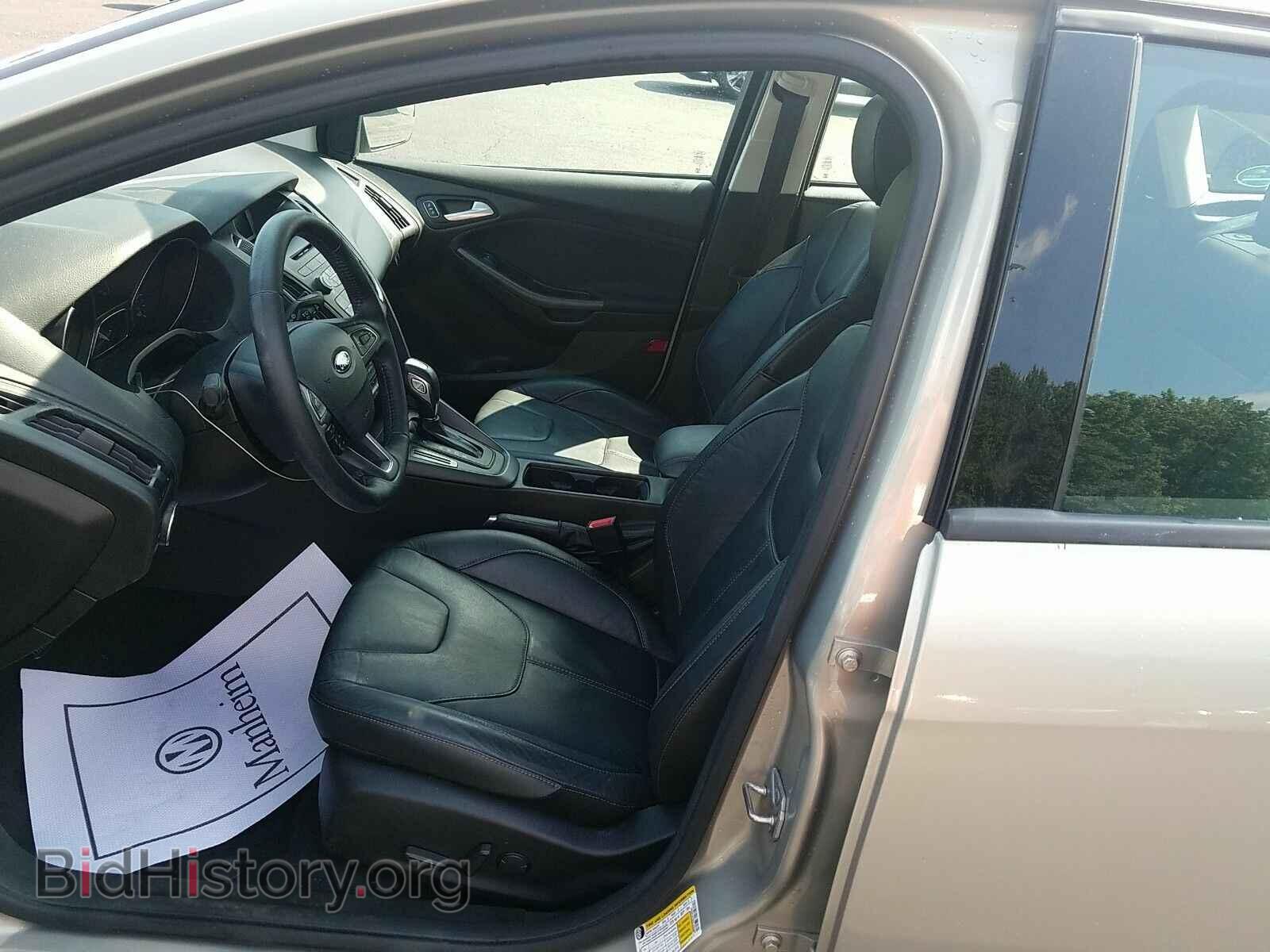 2016 Ford Focus - VIN: 1FADP3F28GL308569 - Photo 3