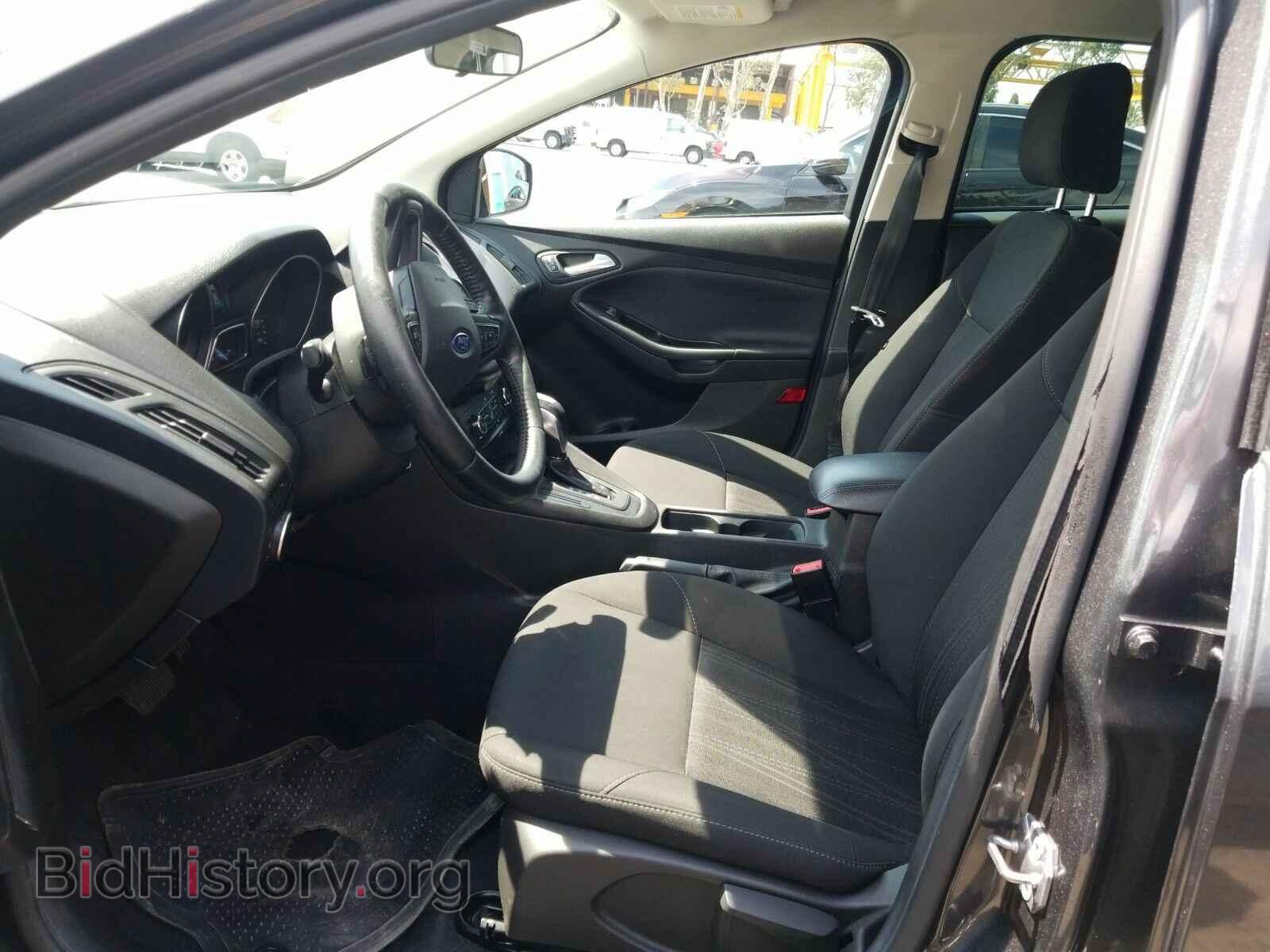 2016 Ford Focus - VIN: 1FADP3F23GL406988 - Фото 3