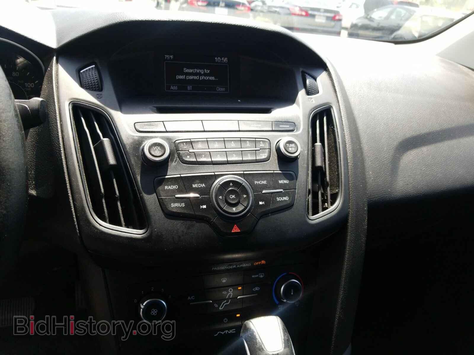 2016 Ford Focus - VIN: 1FADP3F23GL406988 - Фото 4