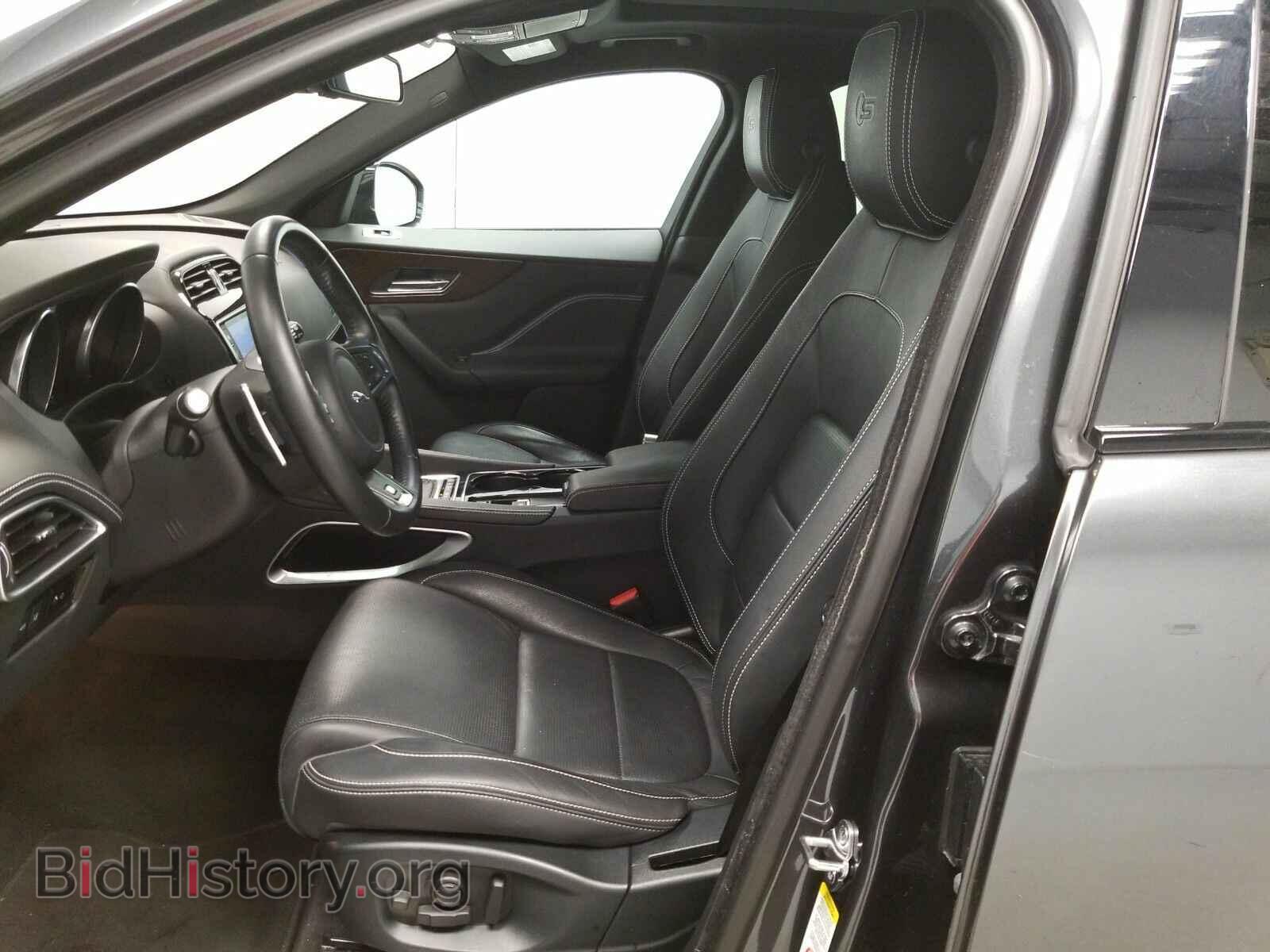 2017 Jaguar F-PACE - VIN: SADCM2BV3HA498629 - Фото 3