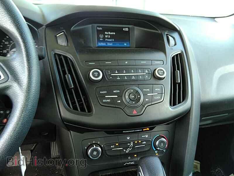 2018 Ford Focus - VIN: 1FADP3E2XJL229526 - Фото 4