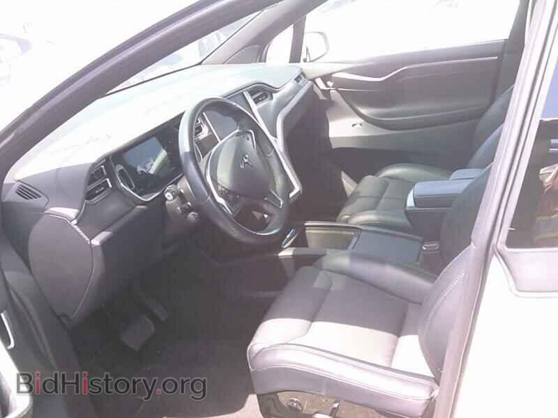2016 Tesla Model X - VIN: 5YJXCBE2XGF009053 - Фото 3