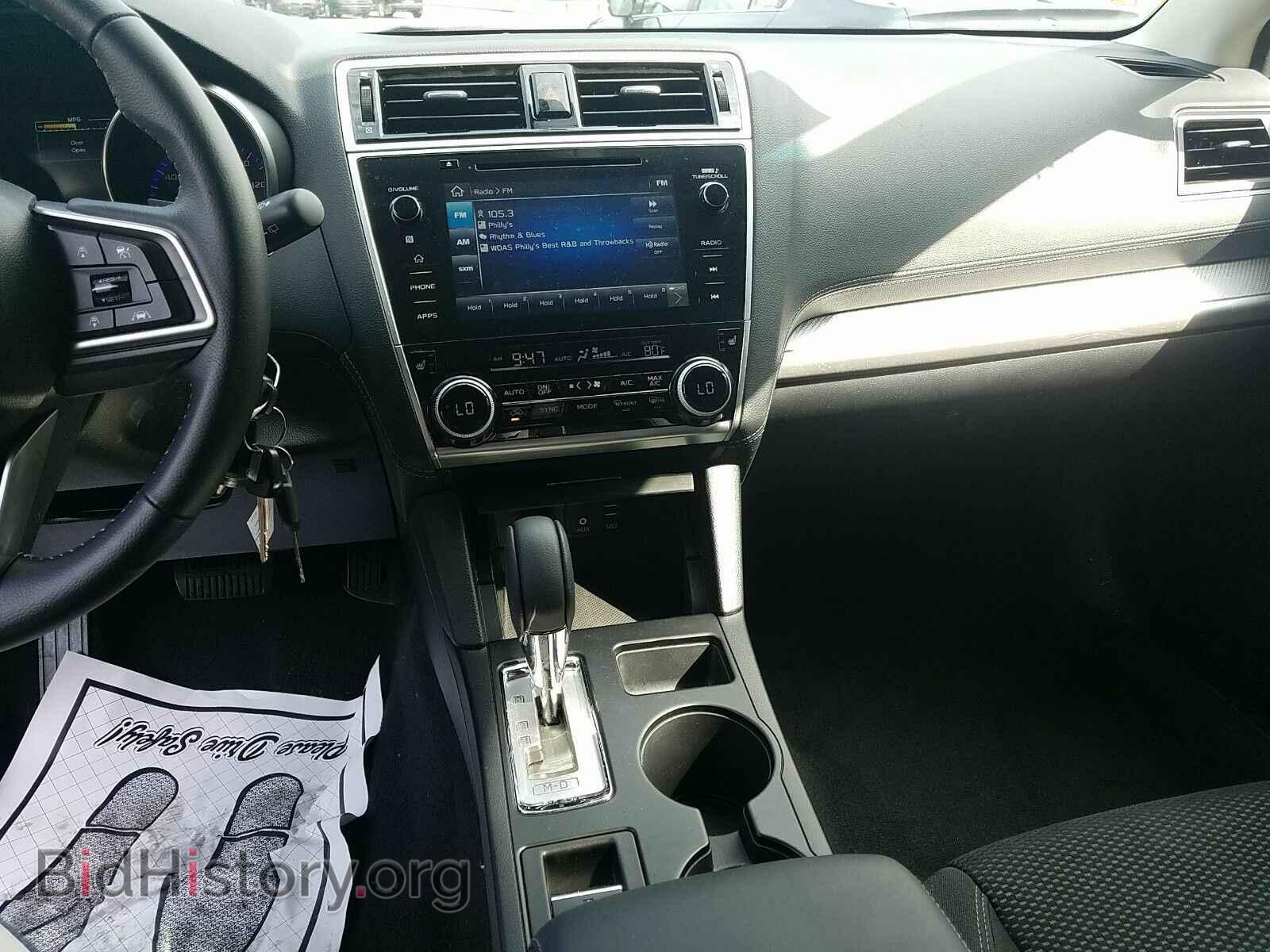 2018 Subaru Outback - VIN: 4S4BSAFC4J3360376 - Фото 4
