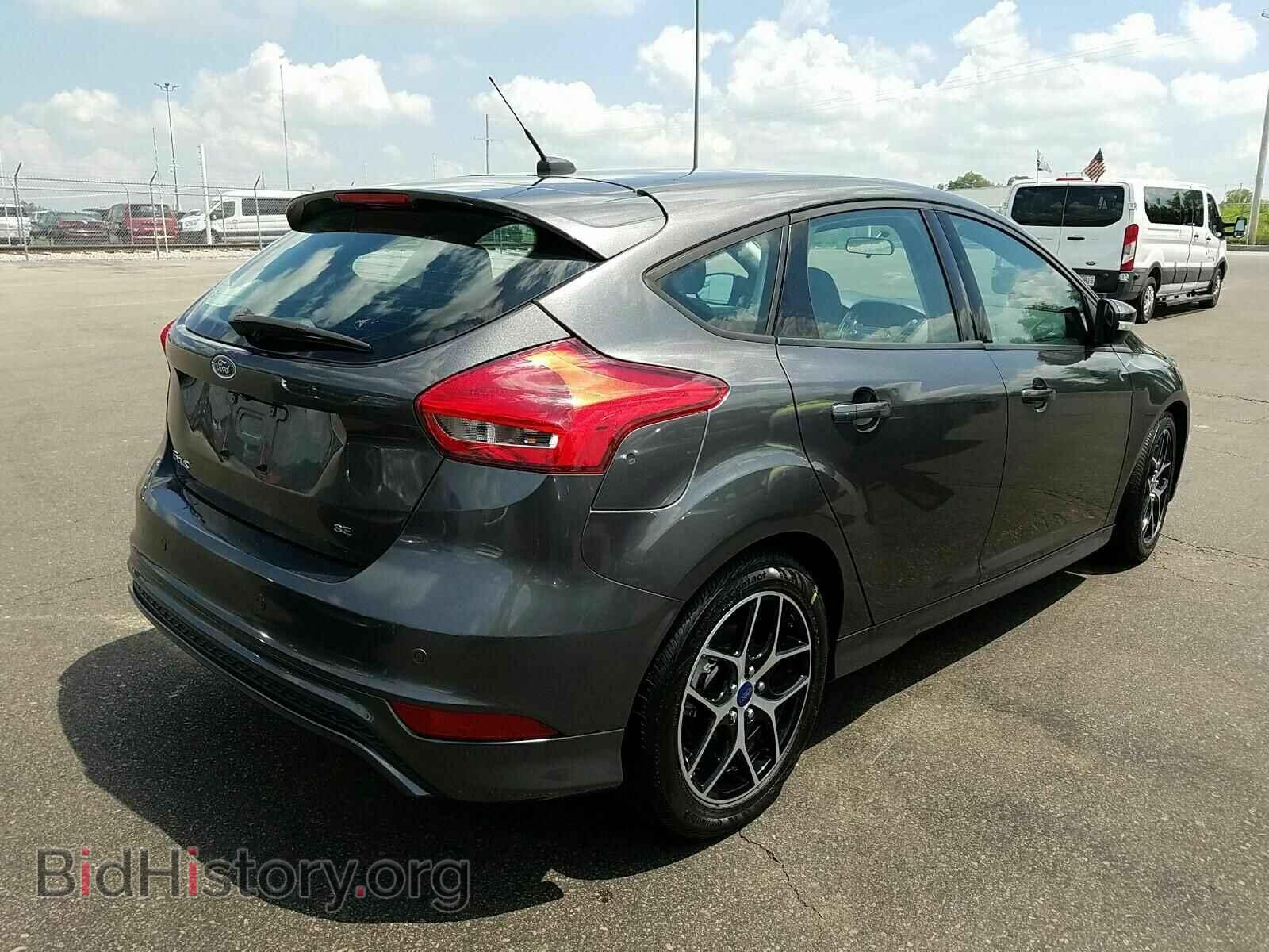 2016 Ford Focus - VIN: 1FADP3K29GL203352 - Photo 2