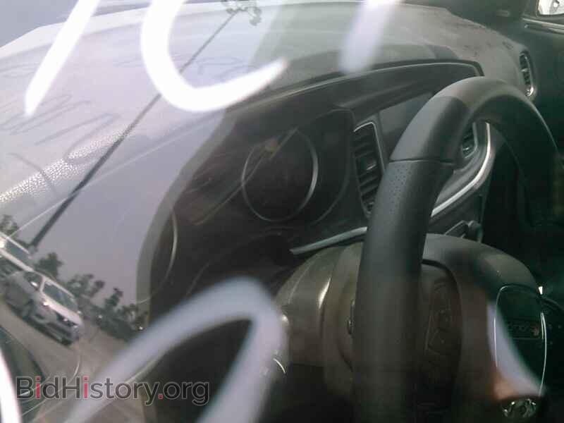 2019 Dodge Charger - VIN: 2C3CDXJG2KH533363 - Photo 5