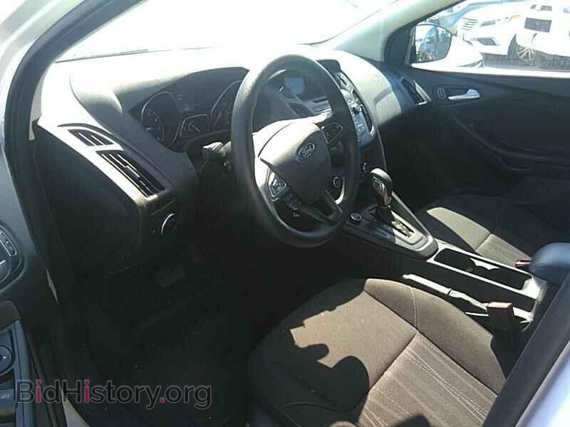 2017 Ford Focus - VIN: 1FADP3F26HL300066 - Фото 3