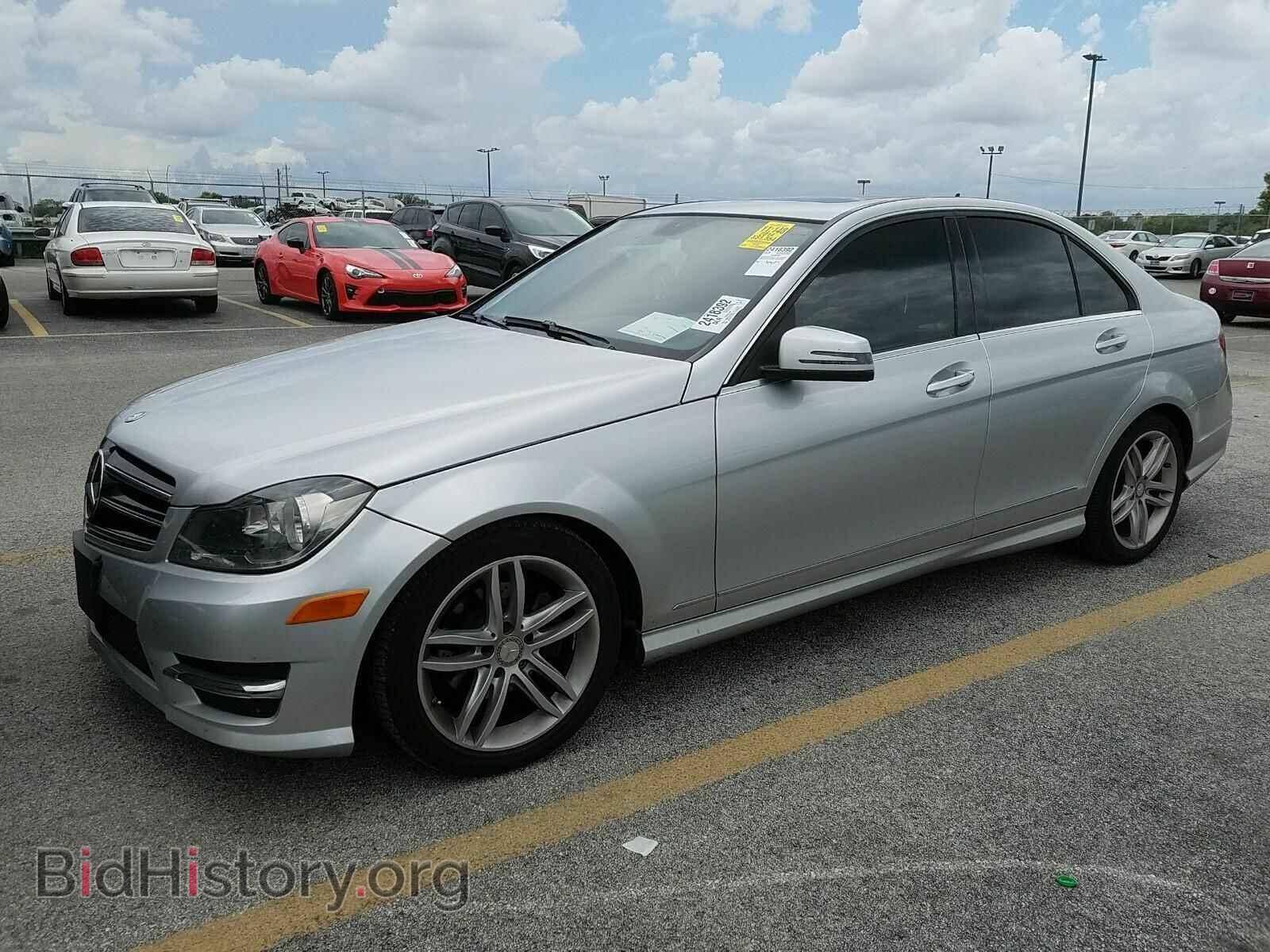 Photo WDDGF4HB7EA936165 - Mercedes-Benz C-Class 2014