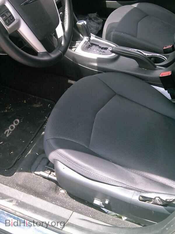 2012 Chrysler 200 - VIN: 1C3CCBBBXCN303202 - Фото 3