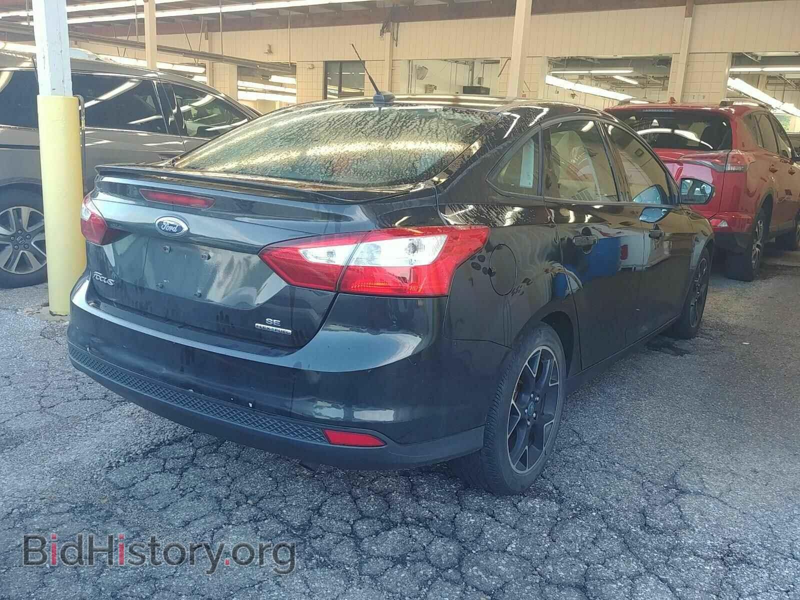 2013 Ford Focus - VIN: 1FADP3F22DL106290 - Фото 2