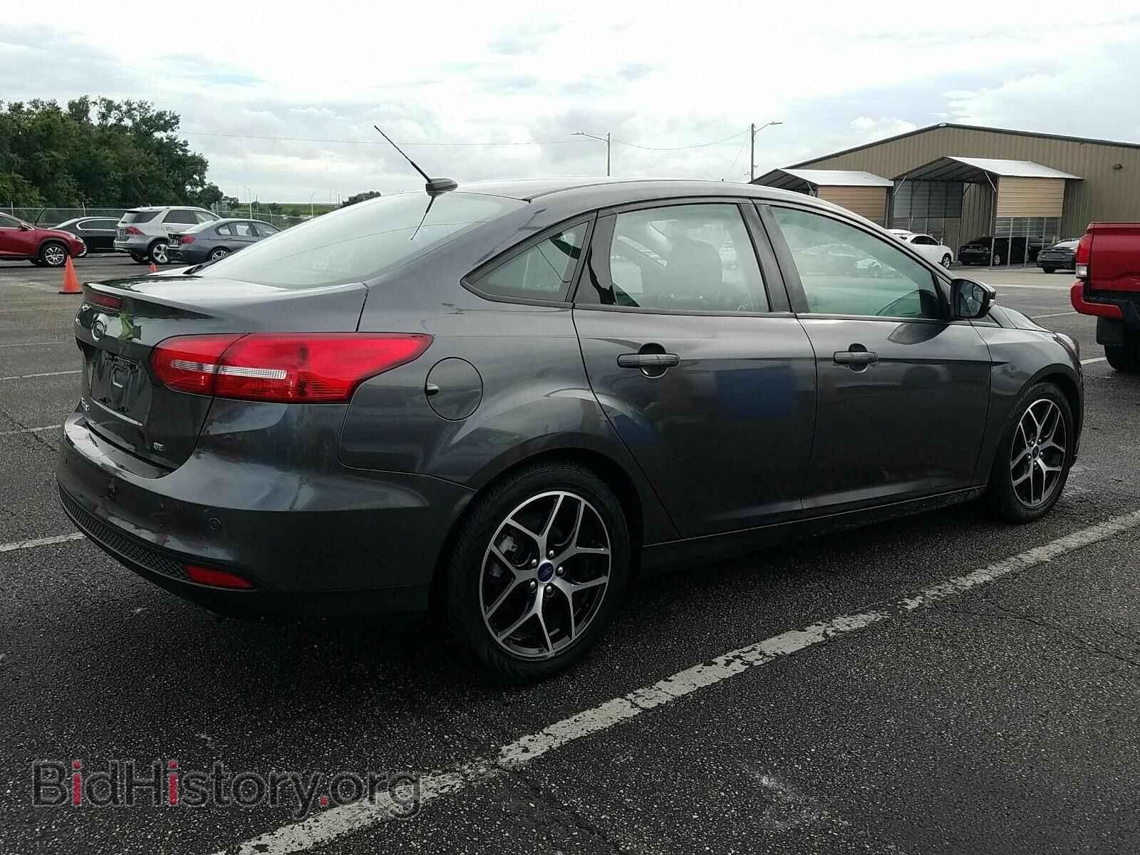 2017 Ford Focus - VIN: 1FADP3H28HL327492 - Фото 2