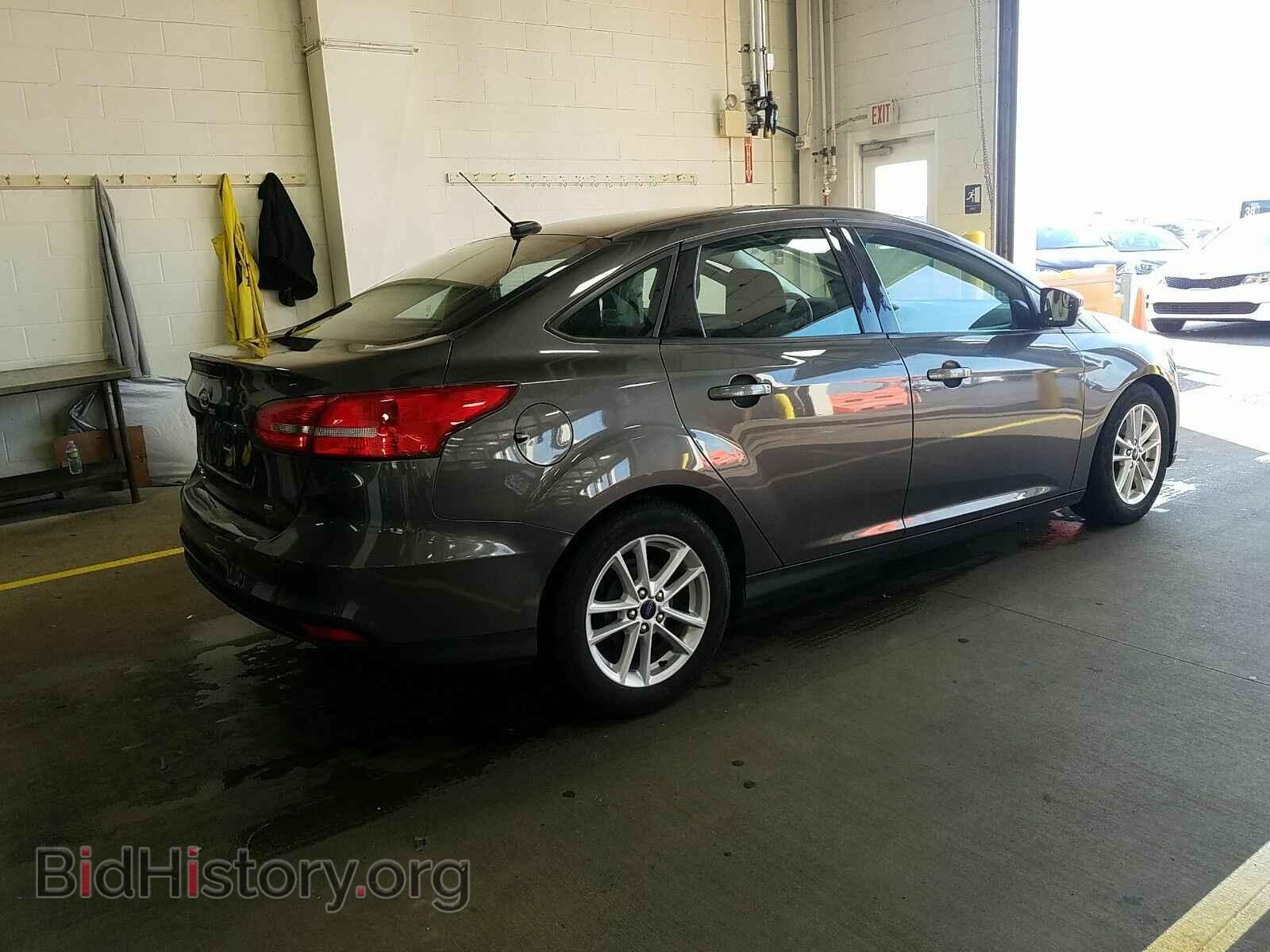 2016 Ford Focus - VIN: 1FADP3F20GL292190 - Photo 2