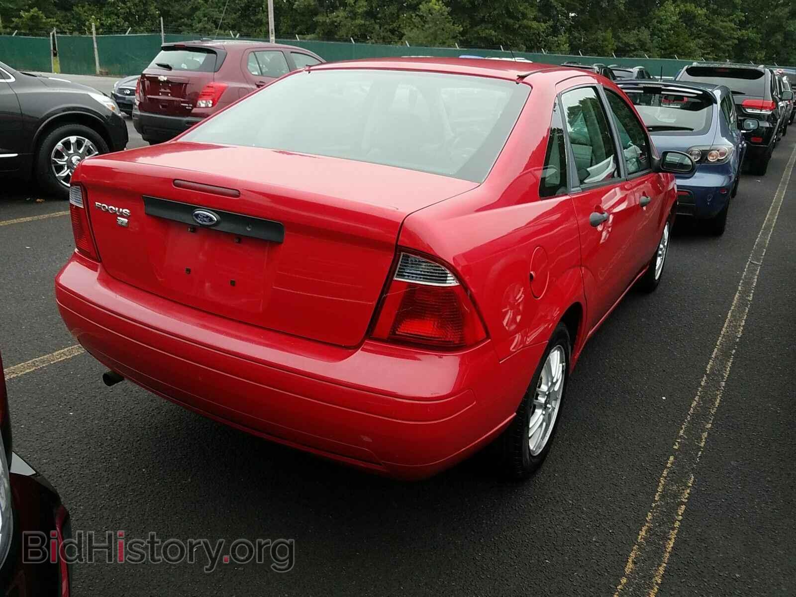 2007 Ford Focus - VIN: 1FAFP34N47W343856 - Фото 2