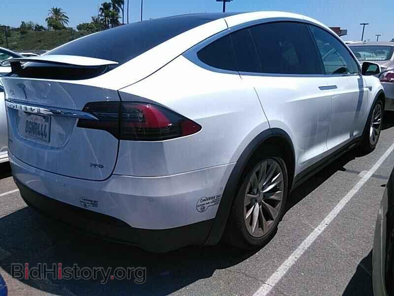 2016 Tesla Model X - VIN: 5YJXCBE2XGF009151 - Фото 2