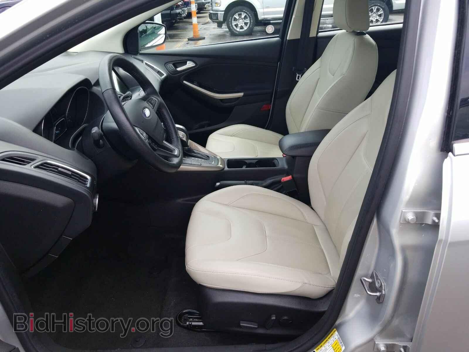 2018 Ford Focus - VIN: 1FADP3N29JL280791 - Photo 3