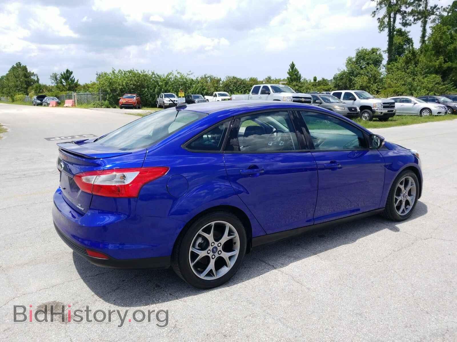 2014 Ford Focus - VIN: 1FADP3F27EL414847 - Photo 2