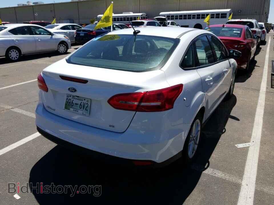 2017 Ford Focus - VIN: 1FADP3F22HL285422 - Фото 2