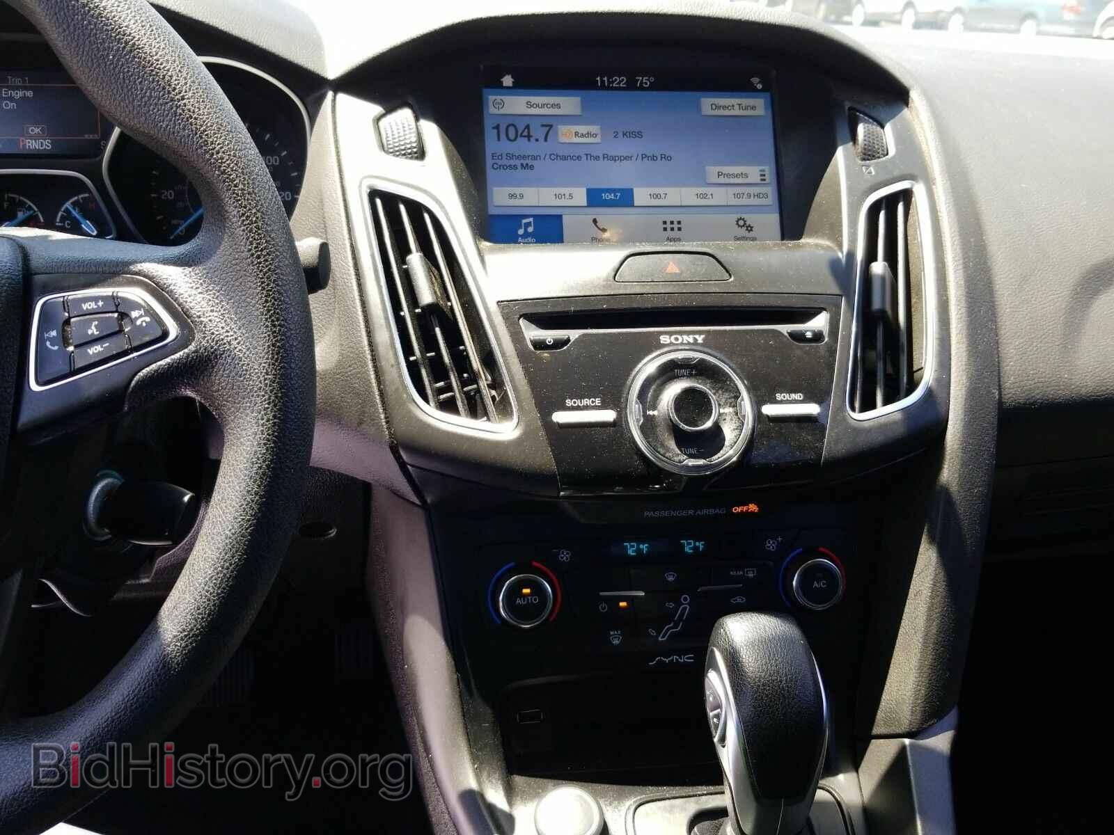 2017 Ford Focus - VIN: 1FADP3H2XHL211310 - Фото 4