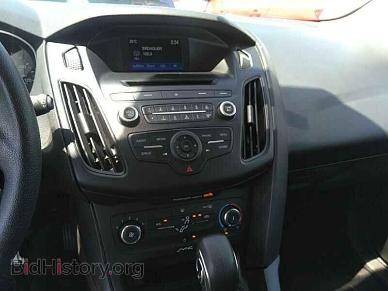 2017 Ford Focus - VIN: 1FADP3K21HL271565 - Фото 4