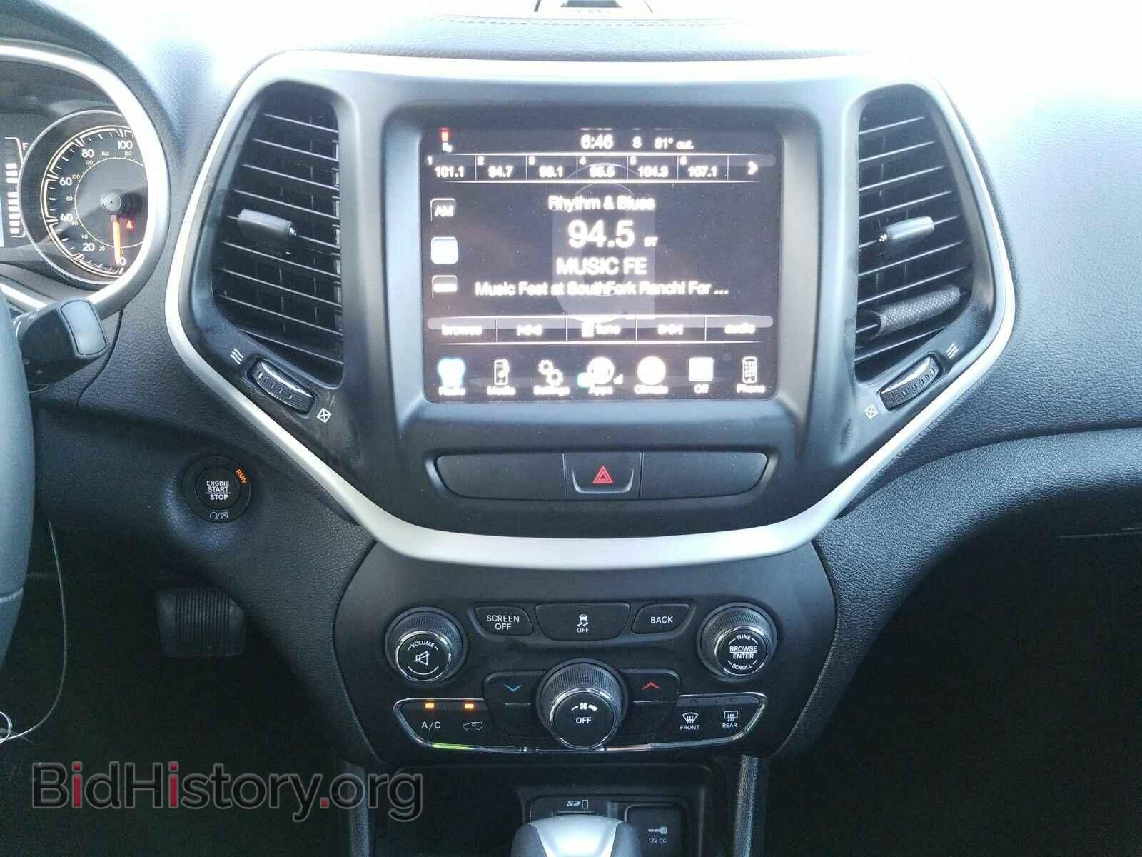 2018 Jeep Cherokee - VIN: 1C4PJLLB0JD557821 - Фото 4